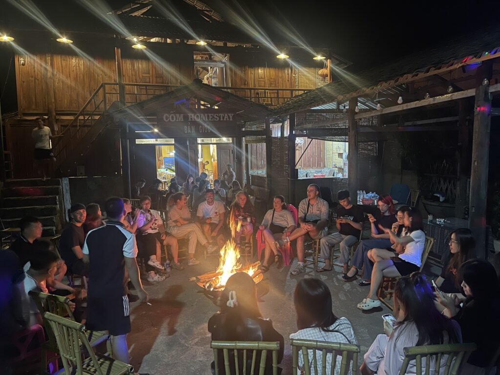 Cốm Homestay Bản Giốc - Thác Bản Giốc Cao Bằng