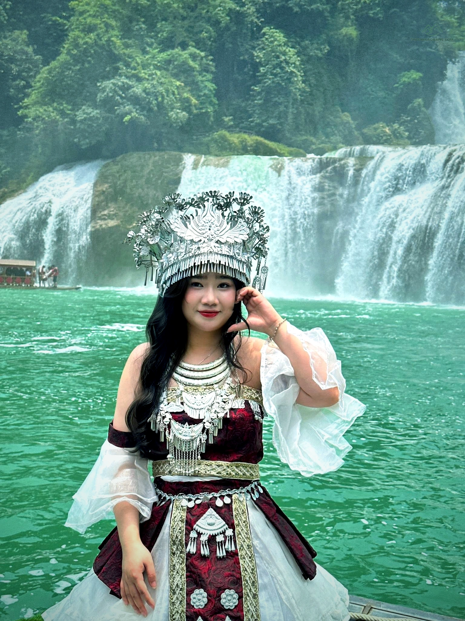 Đi Thác Bản Giốc Mặc Gì Cho Đẹp? Bí Quyết Lên Đồ “Triệu View”